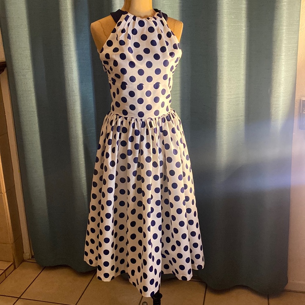 Queen of heartz dress size small